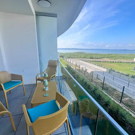 Balatoni Panoramas Lakas Sajat Partszakasszal,medencevel Lägenhet Balatonszárszó