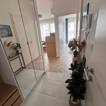 Balatoni Panoramas Lakas Sajat Partszakasszal,medencevel * Balatonszárszó