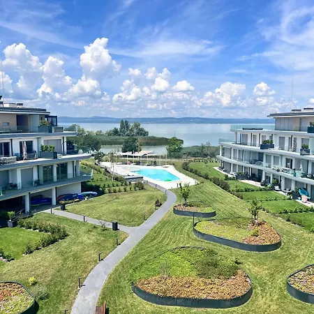 Balatoni Panoramas Lakas Sajat Partszakasszal,medencevel Lägenhet *