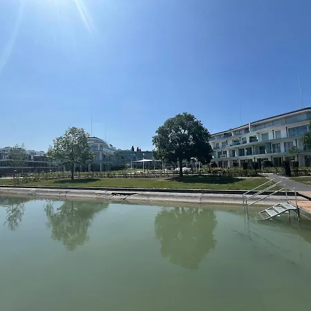 Balatoni Panoramas Lakas Sajat Partszakasszal,medencevel
