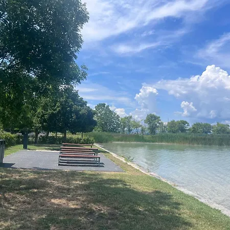 Balatoni Panoramas Lakas Sajat Partszakasszal,medencevel Balatonszárszó