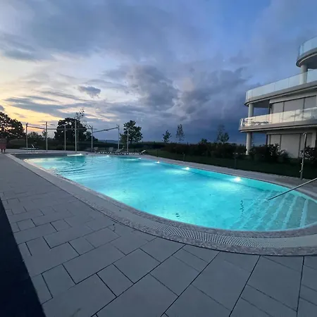 Balatoni Panoramas Lakas Sajat Partszakasszal,medencevel Balatonszárszó